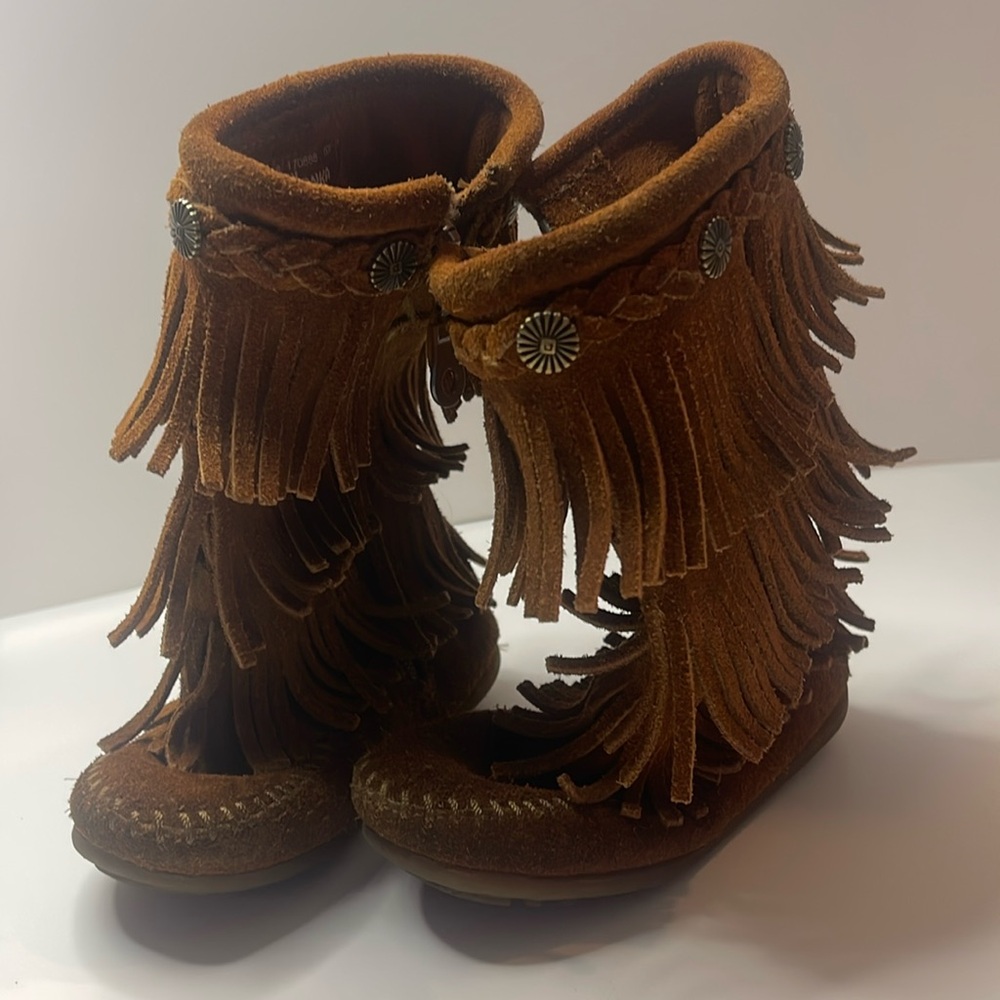 Minnetonka toddler boots 8
Great condition